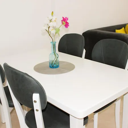 Shoreline Bliss B43 Apartman *